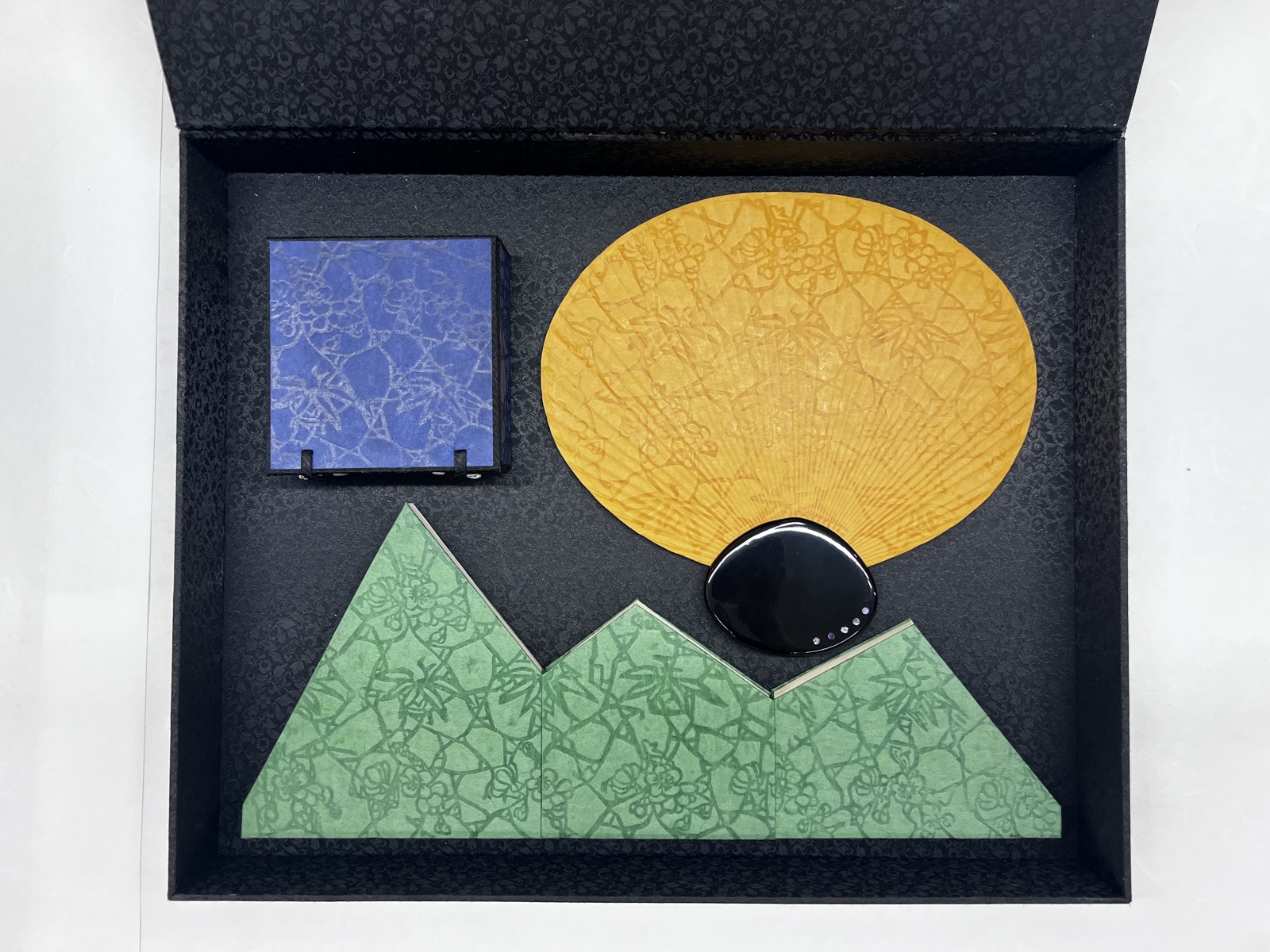 하효진 작가의 능화지 작업